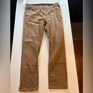 EUC Men’s English Laundry Chinos